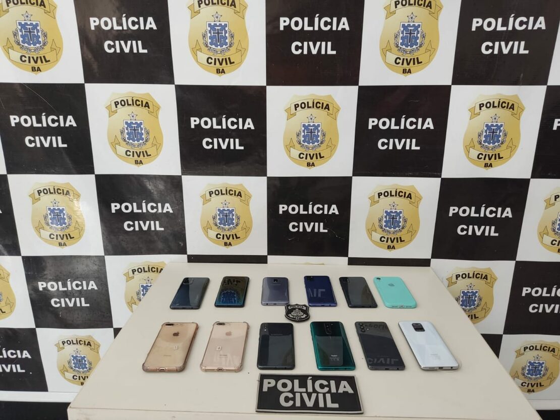 Polícia recupera aparelhos de celulares furtados durante festa de