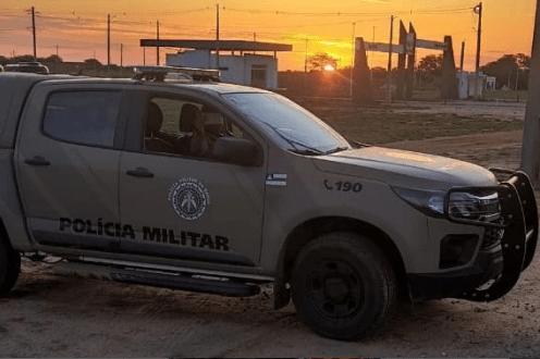 Mulher arranca pedaço da orelha do companheiro no dente durante briga