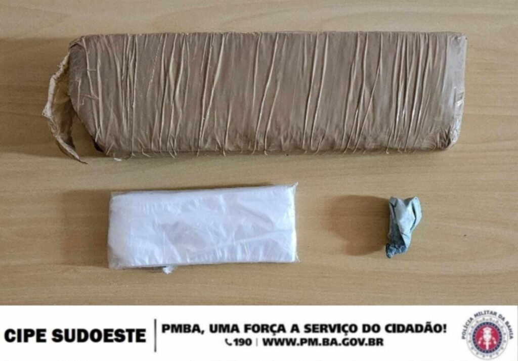 Homem Preso E Adolescente Apreendido Ap S Serem Flagrados Drogas