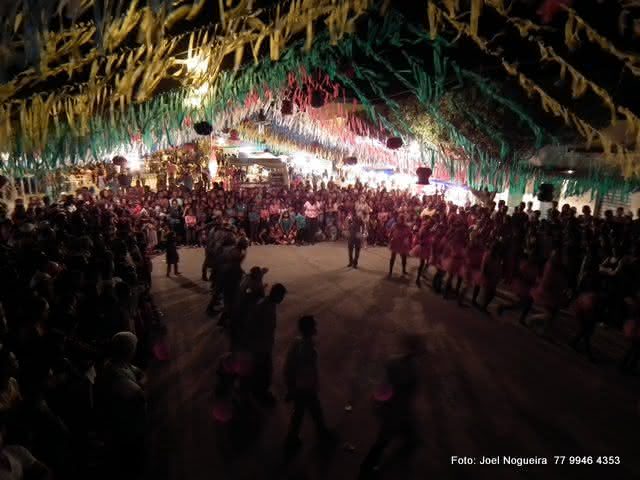 Arraiá Arrasta Povão no Julião