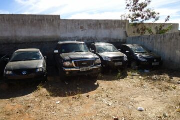 Carros aapreendidos em Iuiú