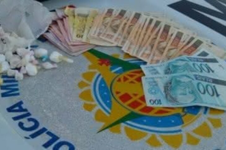 Drogas e dinheiro são apreendidos em Santa Maria da Vitória