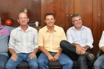 Prefeitos sócios do Cismma: Anastácio (ao centro) se lança candidato após renúncia do colega de Matias Cardoso (à direita)