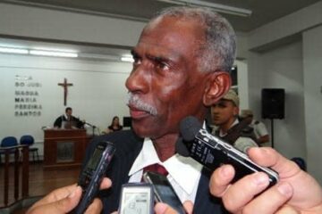 Welliton comemora com Reinaldo o gol do Tricolor (Foto: Paulo Pinto / saopaulofc.net)