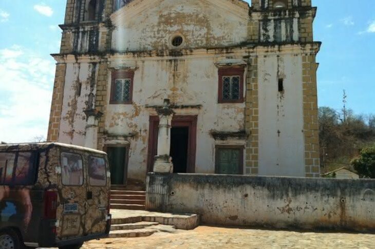 Igreja Nossa Senhora da conceição foi erguida há 338 anos e é um símbolo da cidade (Foto: Adriana Lisboa / G1)