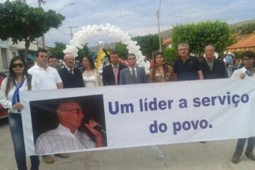 Marquinho Viana participou de uma passeata na cidade. (Foto: Divulgação).