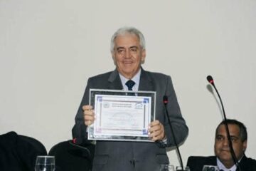 O vice-governador agradeceu a honraria reforçando o seu compromisso com o município. (Foto: Divulgação).