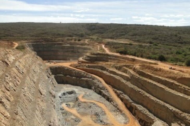 A diretoria do Sindmineradores ainda denunciou a baixa produção na unidade industrial onde ainda impera uma crise ambiental e trabalhista. (Foto: Lay Amorim/Brumado Notícias).