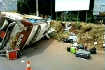 Micro-ônibus transportava 12 integrantes no momento do acidente Reprodução/RecordBA