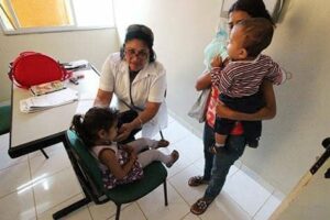 O Ministério da Saúde chamou a “manobra” de inadmissível e informou que os municípios que fazem isso podem ser excluídos do programa Mais Médicos. (Foto: Mário Bittencourt/Folhapress).