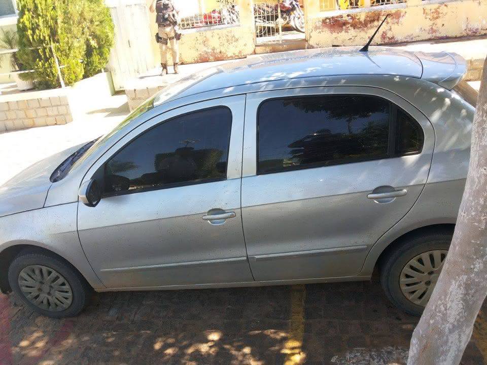 Carro apreendido com o suspeito