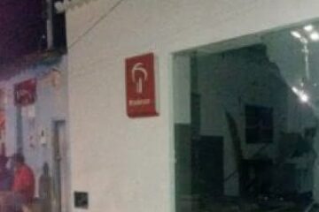 Criminosos explodiram caixa eletronico em Ibiquara