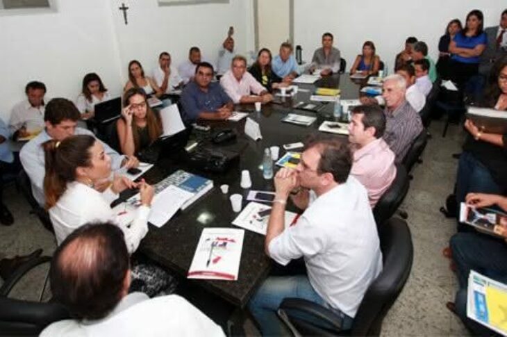 Reunião aconteceu nesta terça-feira