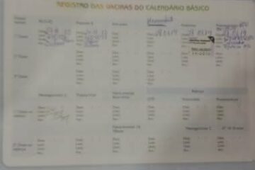 Cartão de vacina da criança que recebeu o medicamento vencido | Foto: Reprodução