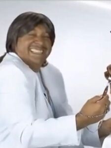 Tiririca em vídeo com paródia de Roberto Carlos (Foto: Reprodução / YouTube)