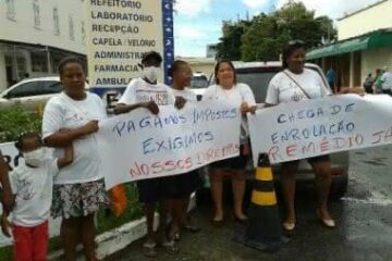 Protesto em fevereiro de portadores de fibrose cística e familiares. Foto:NFC-BA