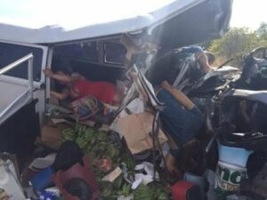 Na Bahia acidente entre dois veículos deixa 05 mortos na BR 349