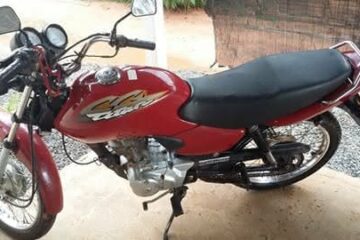 Moto é tomada em assalto