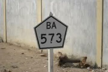 Conforme informação da Polícia Militar de Matina, a vítima identificada como Isaías Pereira da Silva, 26 anos, conduzia uma motocicleta pela rodovia, quando acabou colidindo contra o fundo de um caminhão