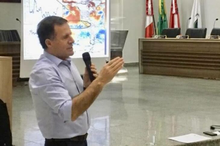 O meteorologista do Somar Meteorologia, Paulo Etchichury, disse na noite de segunda-feira (26), na cidade de Guanambi, no Sudoeste da Bahia, aponta muita chuva na região. Foto: Agência Sertão