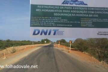 Obra não concluída pela empresa CCL Construtora Engenharia, na BR-030 entre o povoado do Julião e Malhada