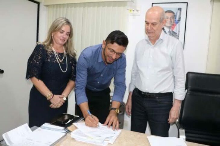 Ivana Bastos garante investimentos para abastecimento de água em Iuiú: Foto: ASCOM