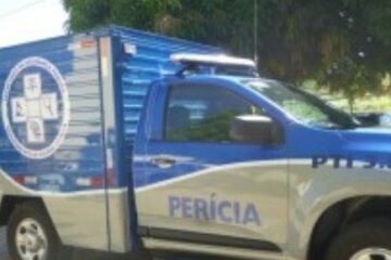 Rabecão da Polícia Civil.