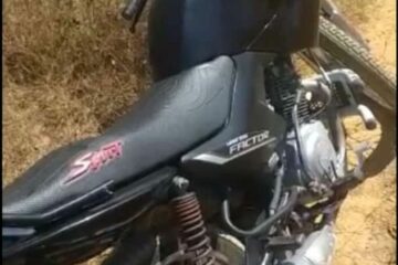 O veículo foi encontrado abandonado na vicinal de Ilha de Malhada, na manhã deste sábado (14). Foto Leidinha.