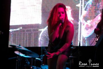 antora carinhanhense Carol Ivo, vocalista da banda Ragnarocker , se apresentará dia 14 de setembro, em Salvador. Foto : perfil pessoal.