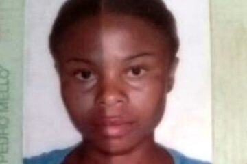 O corpo da Edna foi encontrado no interior de uma residência no bairro Santa Catarina,em Guanambi,no Sudoeste da Bahia.Foto RG.