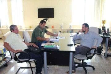 Os representantes do GAC de Guanambi estiveram reunidos com o presidente da FBF, na semana passada em Salvador. Foto: FBF.