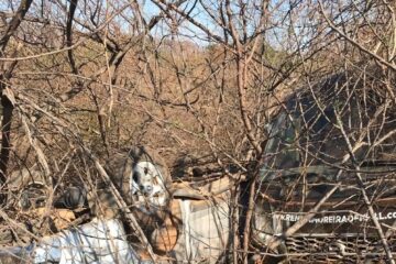 Micro-ônibus do cantor Renan Moreira se envolve em acidente na BA-156,em Boquira,na manhã deste sábado (12). Foto: Internet