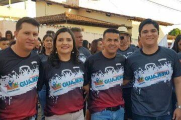 Deputado Vítor Bonfim participa da abertura do campeonato de Guajeru. Foto: Divulgação.