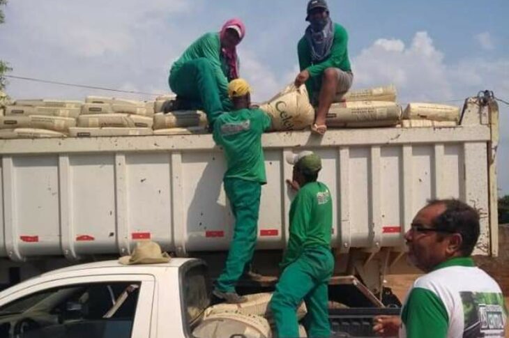 Distribuição de feijão em Feira da Mata.Foto Divulgação.