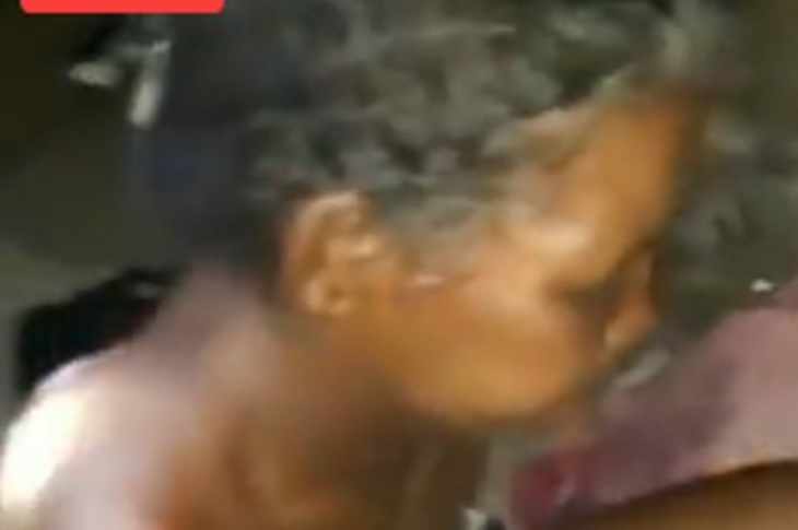 Áurea ficou mais de 16 horas com uma faca cravada nas costas, na madrugada de quinta-feira (3), em Carinhanha.Foto: Reprodução Internet.