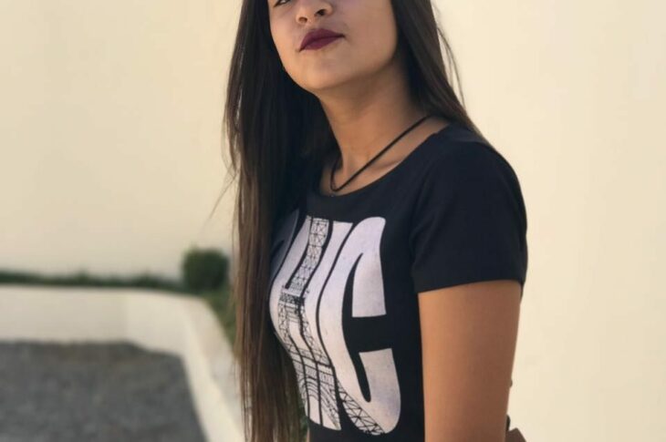 Lara Gabriely Santos Oliveira, de 16 anos, morreu na noite de sexta-feira(15),em Palmas de Monte Alto,no Sudoeste da Bahia, após uma colisão envolvendo uma moto e um carro. Foto:Rede social.