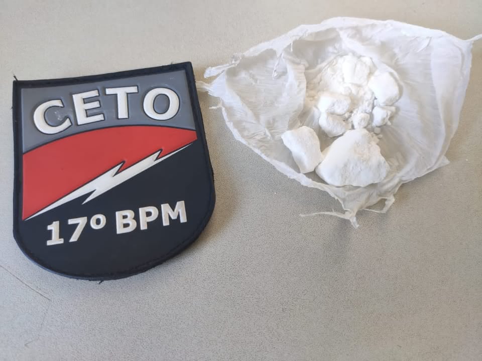 A adolescente de 17 anos foi apreendida após ser flagrada com drogas no bairro Monte Pascoal, em Guanambi, nesta sexta-feira (20).