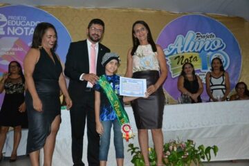 A cerimônia de premiação da segunda edição do Prêmio Aluno Nota 10, na noite de quarta-feira (18), em Iuiú.