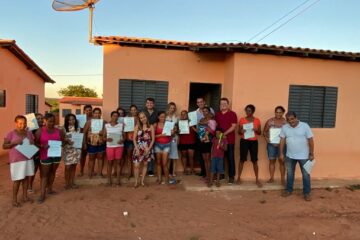 Prefeito de Cocos entrega casas populares.Foto:divulgação