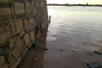 Nível do Rio São Francisco sobe 32 centímetros nas últimas 24 horas em Carinhanha.Foto:José Castor.