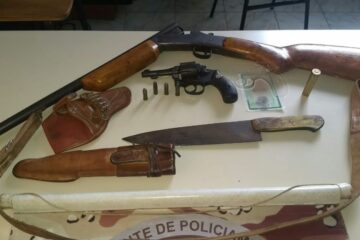 Armas apreendidas em Urandi. Foto: CIPE Sudoeste.