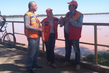 Técnico Edmildo,Viviane e Castor.Foto: José Castor