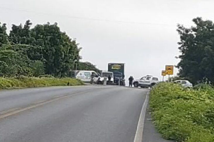 Barreiras continuam por tempo indeterminado em Carinhanha. Foto:reprodução.