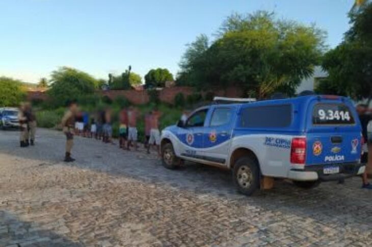 Polícia interrompe festa em Brumado. Foto: Lay Amorim / Achei Sudoeste.