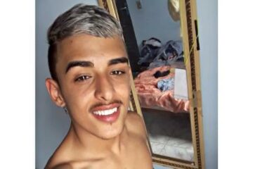 Gabriel Sena da Silva passando dinheiro falso no comércio de Carinhanha. Foto:reprodução rede social.