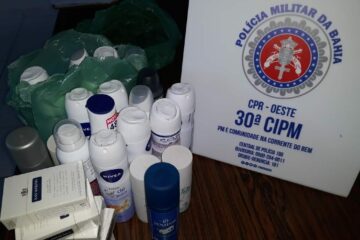 Produtos recuperados em Cocos.Foto:PM