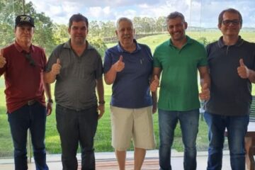 Vereadores Loló, Zaqueu, ex-prefeito Nilo Coelho, vereadores Nal e Fausto / Reprodução Agência Sertão.