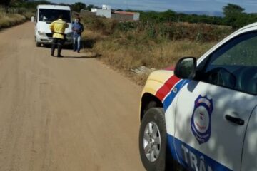 Van interceptada em Guanambi. Foto: reprodução.
