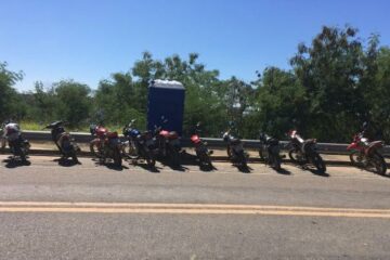 Dez motocicleta são apreendidas em Carinhanha. Foto: PM.
