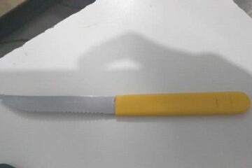 Faca usada pelo suspeito na noite de quinta-feira (18). Foto: reprodução Vilson Nunes.